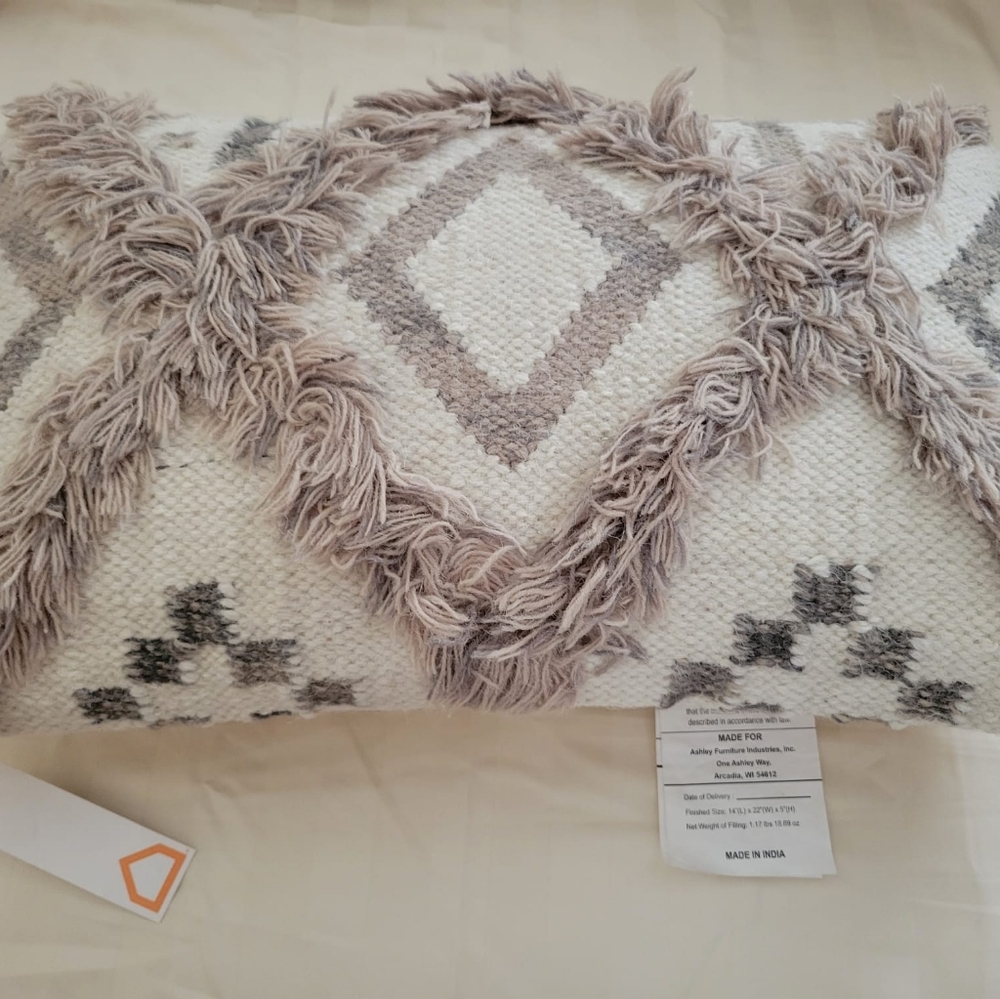 Ashley Furniture creative Co-op Wiil throw pilow New